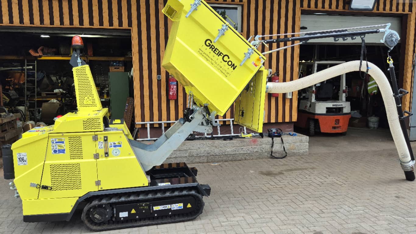 Mit Hilfe leistungsstarker Unterdrucksysteme können selbst schwere oder verdichtete Materialien problemlos entfernt werden